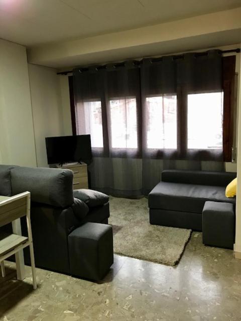 Apartament Encantador Al Centre De Vic Aptgarbi Buitenkant foto